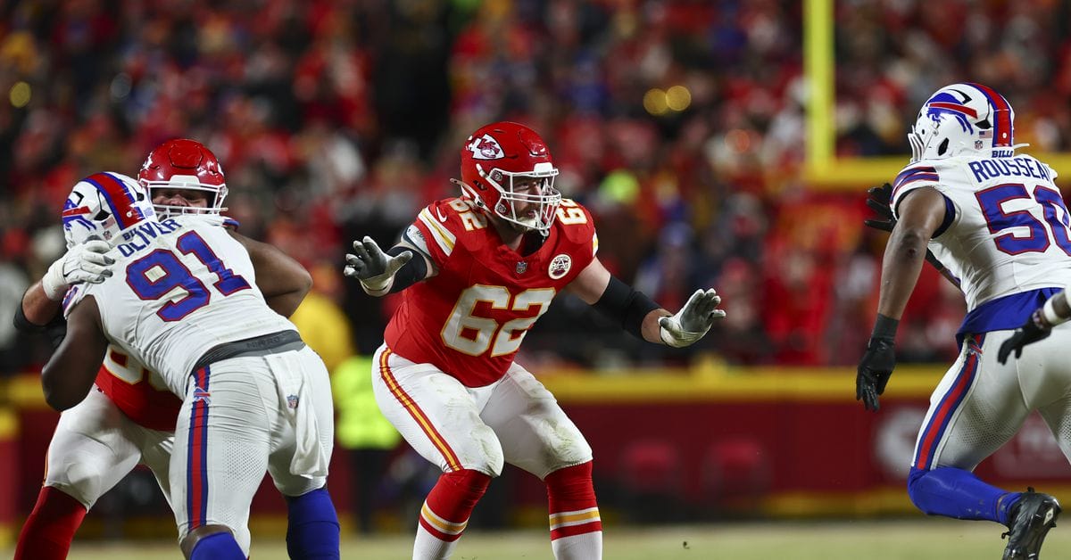 Unstoppable Forces: How the Chiefs' Dominant Blocking Led to a Thrilling Offensive Showdown Against Buffalo!