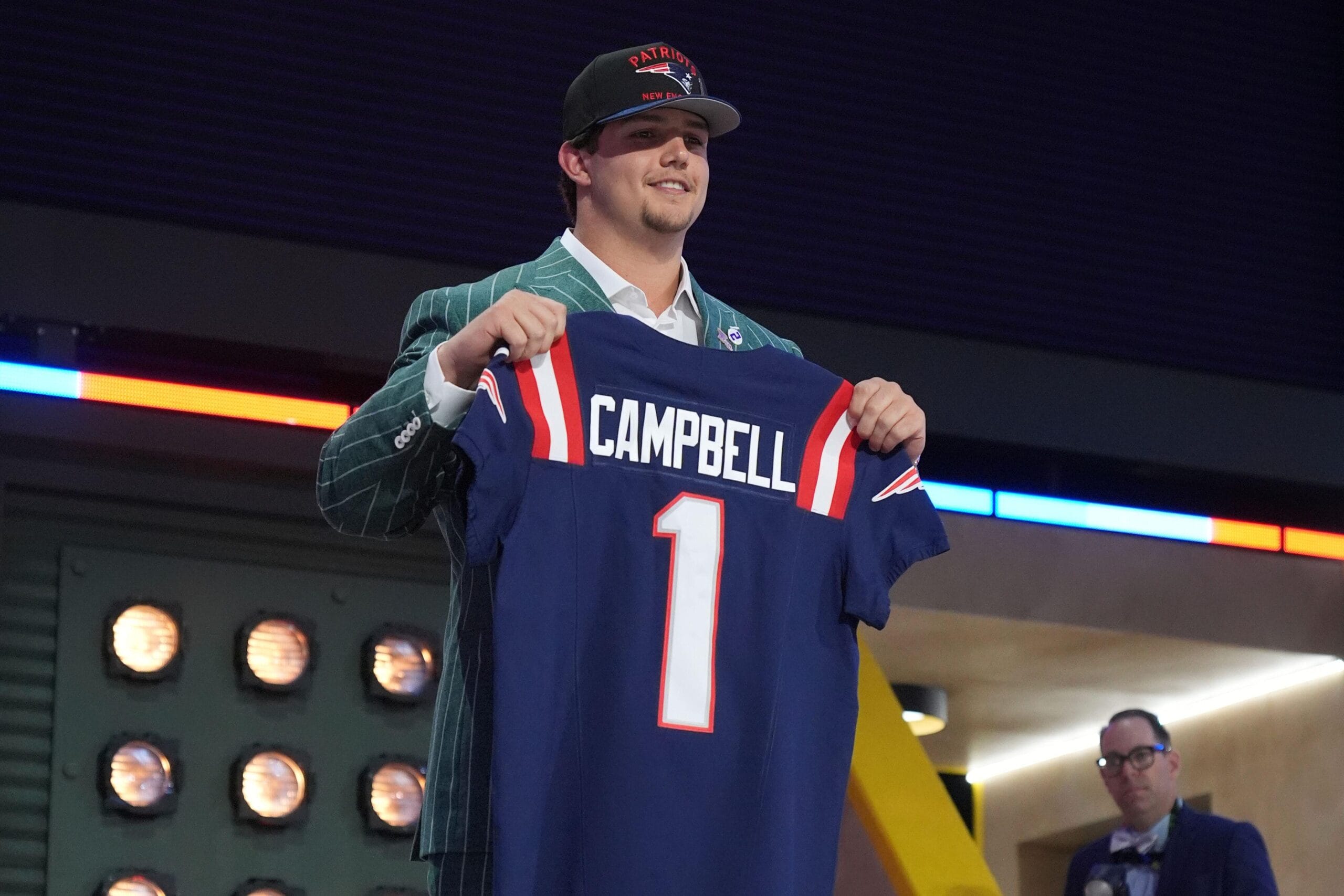 Game Changers: The Secret Strategies Teams Use to Elevate Their Quarterbacks to Glory