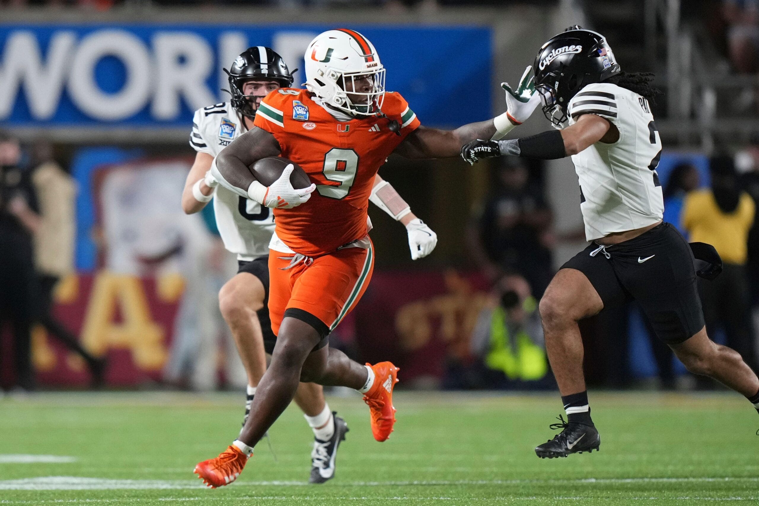 Unveiling the Mystery: The Rise of TE Elijah Arroyo!