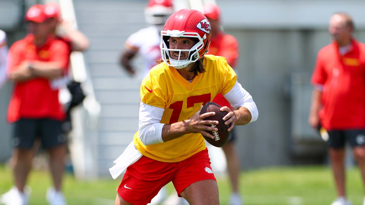 Unraveling the Mystery: Who Will Step Up Behind Patrick Mahomes?
