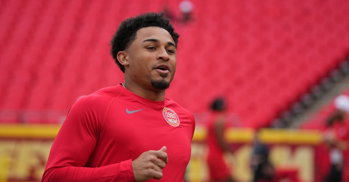 Chiefs in the Spotlight: The Tension Builds Over Trent McDuffie’s Contract Drama!