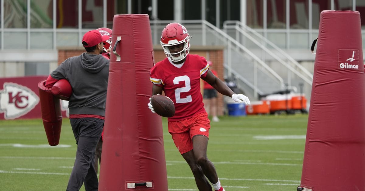 Unveiling Secrets: Thrilling Highlights from Day 4 of Chiefs Training Camp – July 25!